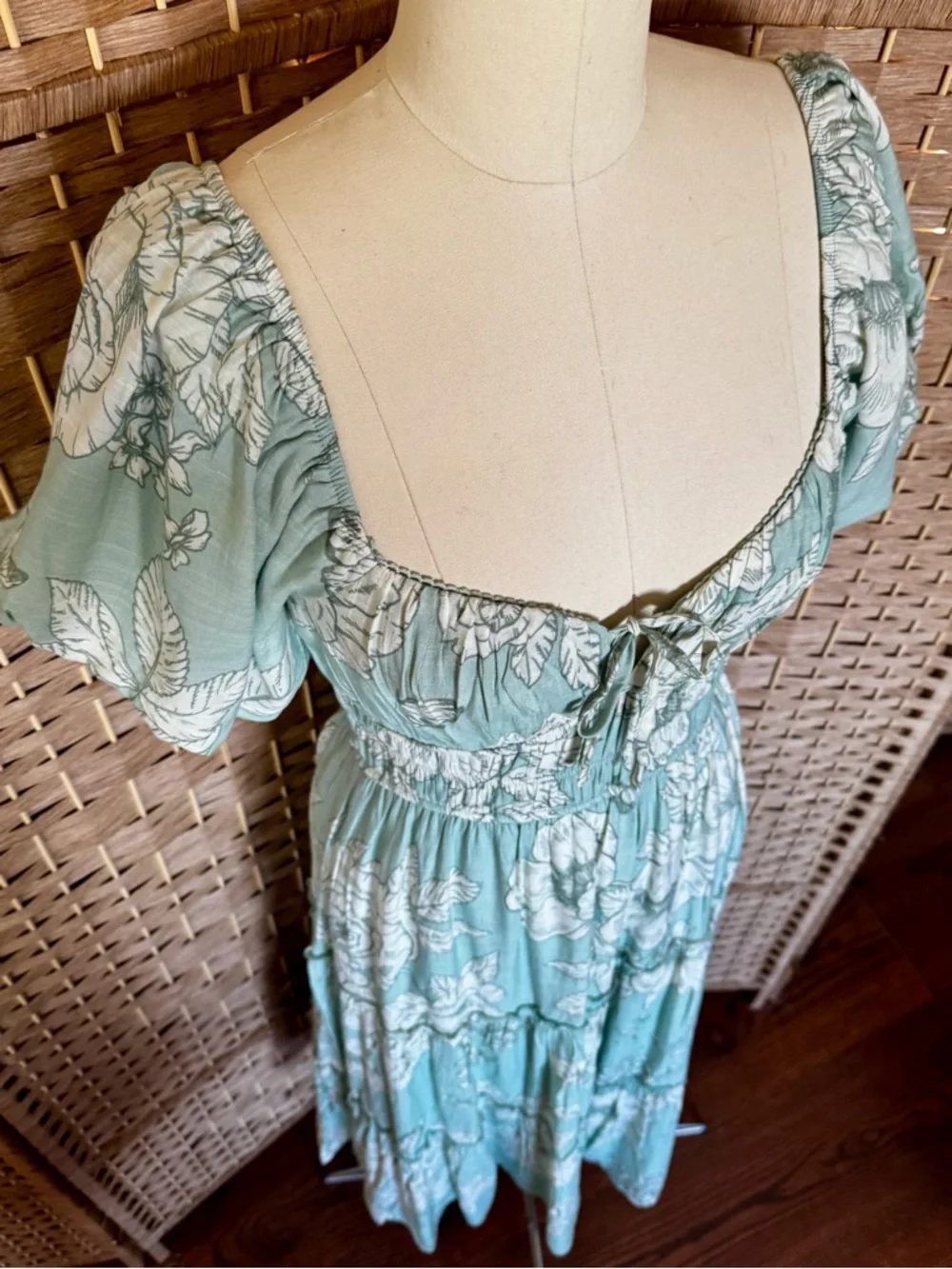 NWT Trixxi puff sleeve midi milkmaid dress S (junior’s) - Picture 3 of 15